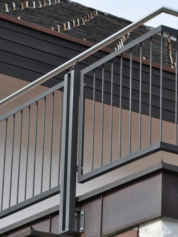 Ограждение лестницы в стиле лофт 2